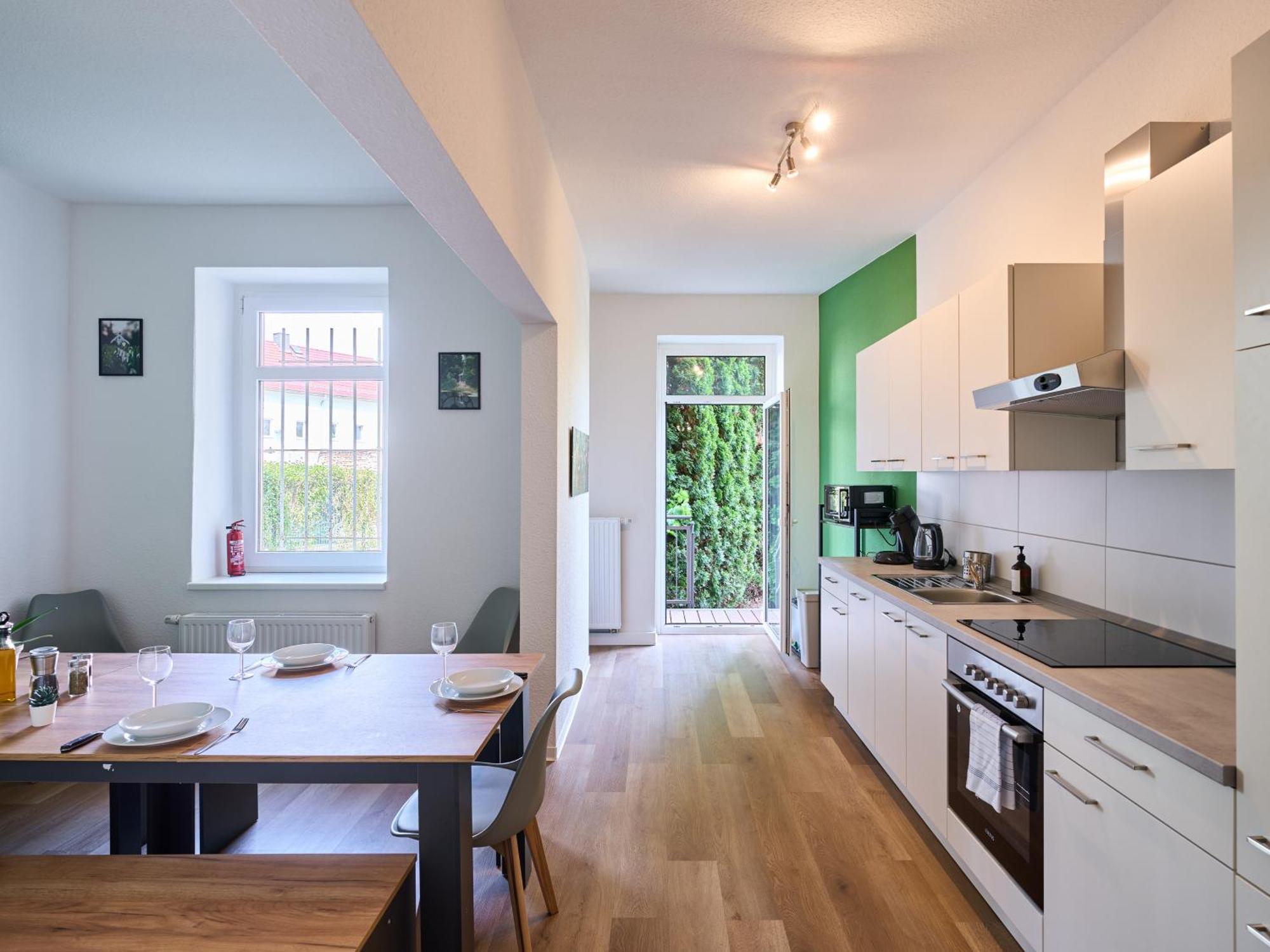 Sali-homes Boarding Haus Monteur-wohnungen Balkon Vollkueche Autobahnaehe *