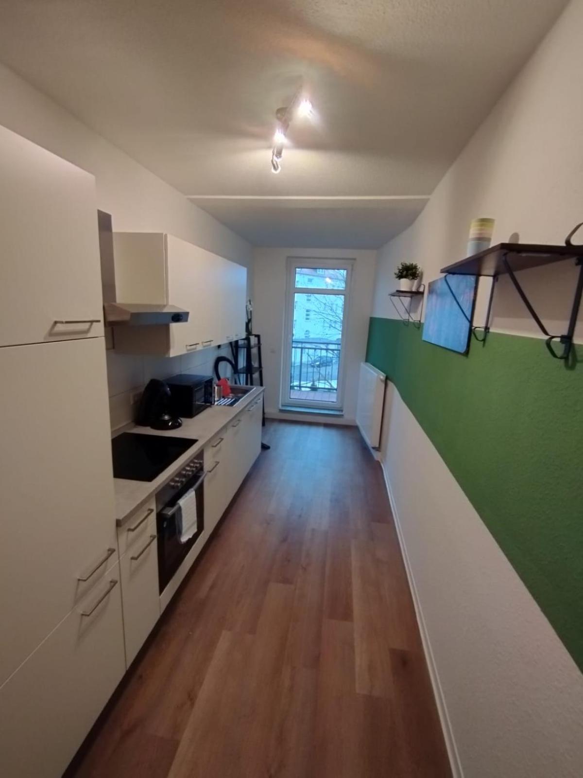 Sali-homes Boarding Haus Monteur-wohnungen Balkon Vollkueche Autobahnaehe Apartment