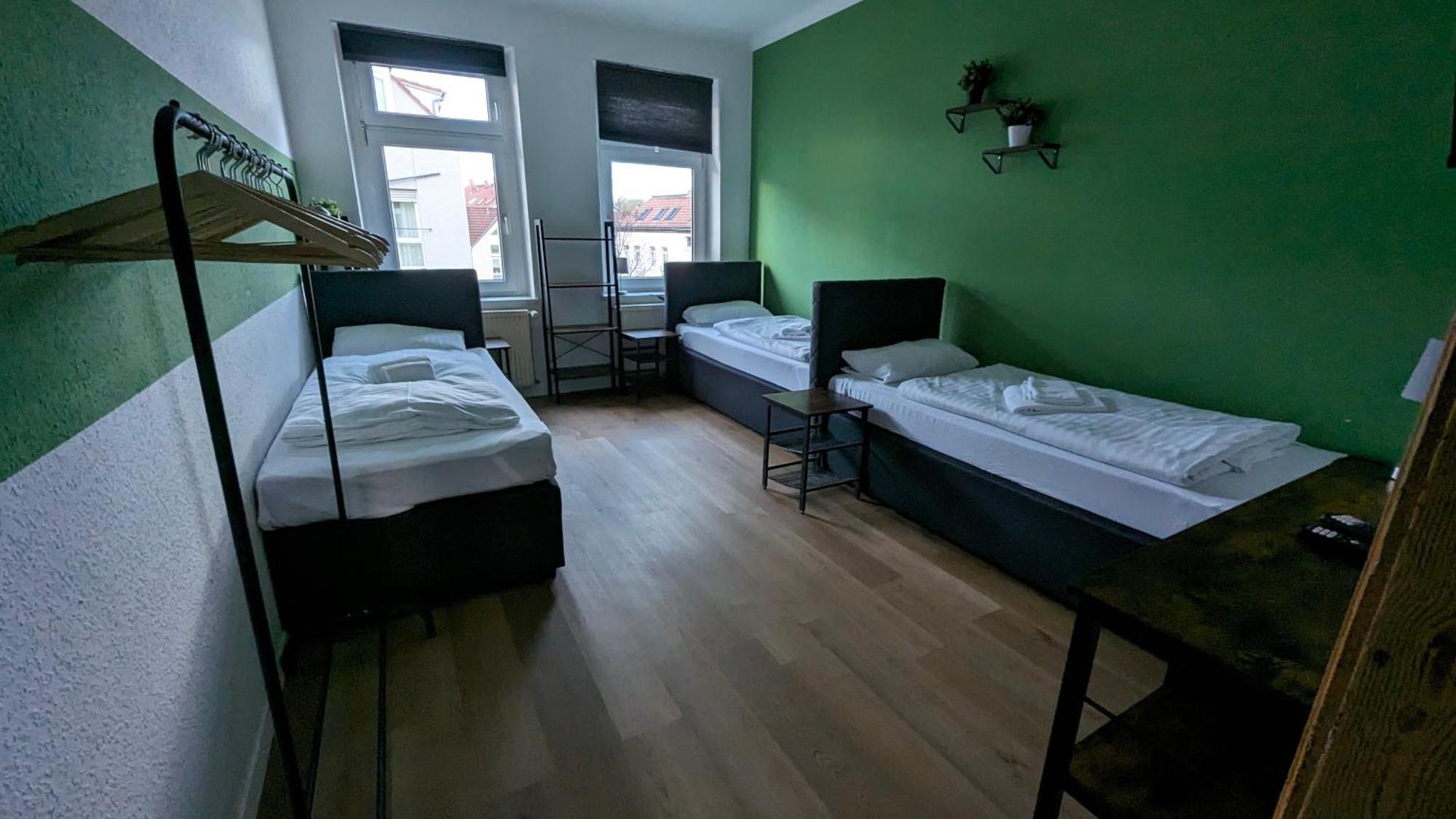 Sali-homes Boarding Haus Monteur-wohnungen Balkon Vollkueche Autobahnaehe *