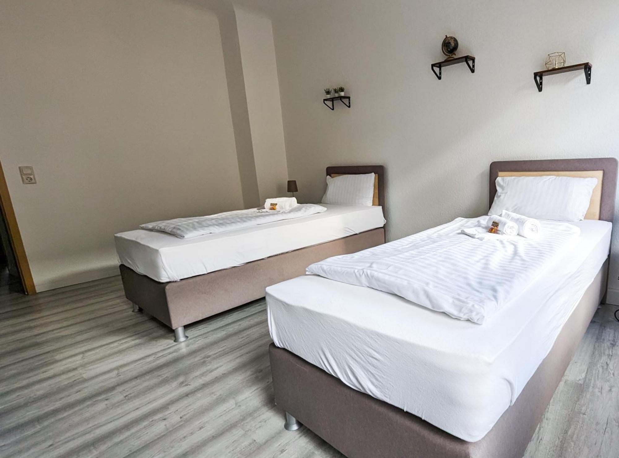 Sali-homes Boarding Haus Monteur-wohnungen Balkon Vollkueche Autobahnaehe